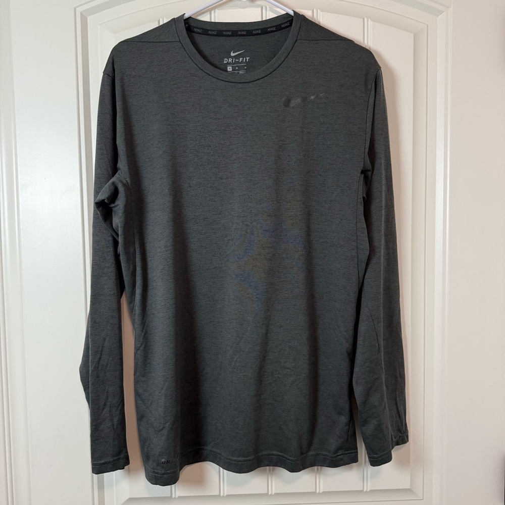 Nike Green Long Sleeve Tee Comfortable Crew Neck - Picture 2 of 5